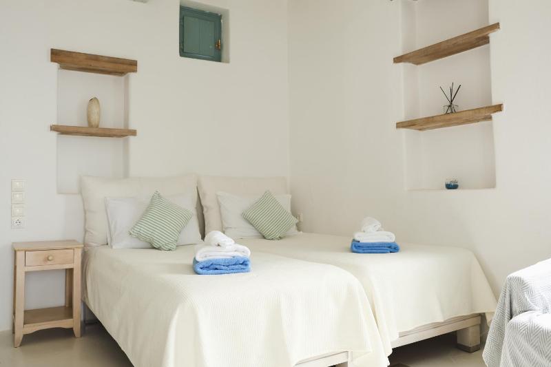 Superior One Bedroom Apartment with Sea View image 3