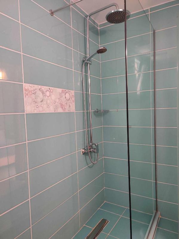 Large Double or Twin Room image 4