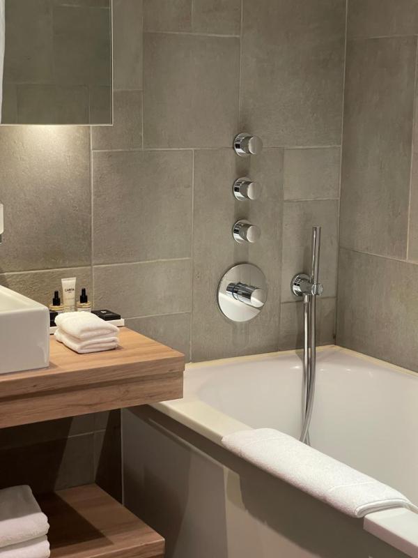 Superior Double Room with Bath image 1
