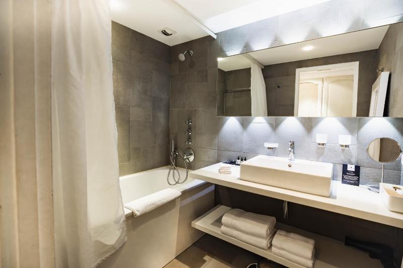 Junior Suite image 2