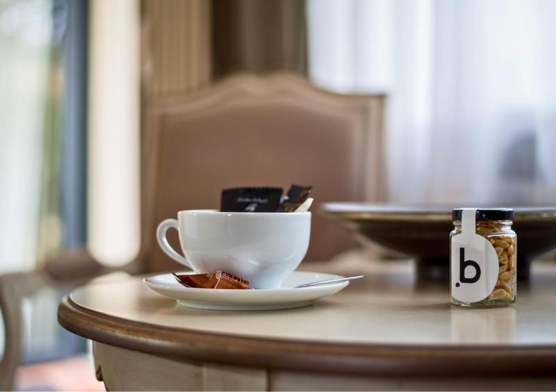 Deluxe Double Room image 3