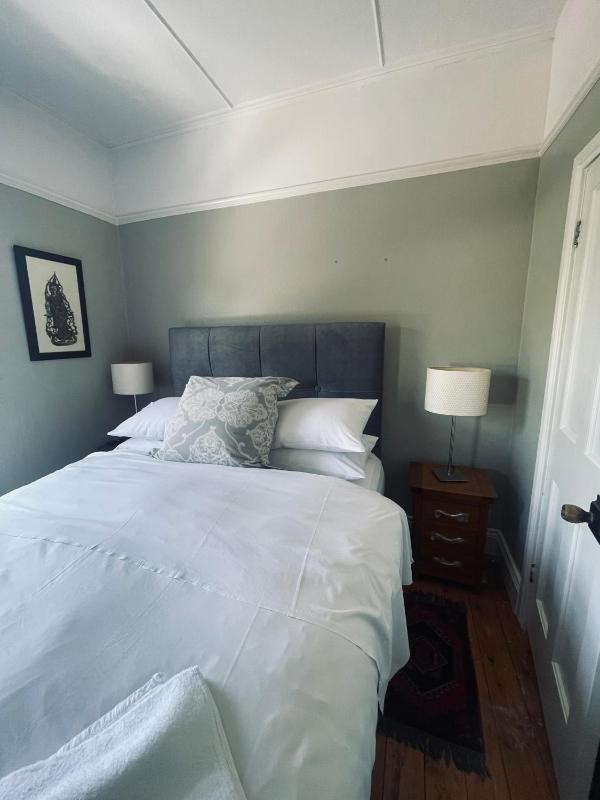 Deluxe King Room image 1