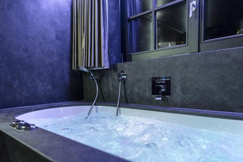 Suite image 2
