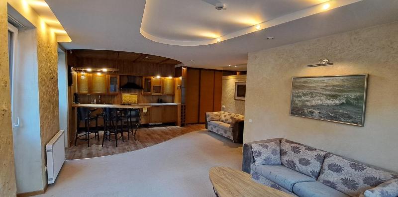 Cozy Home Seaside Apartment - image 9
