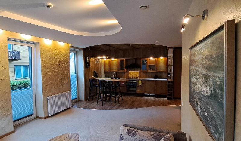 Cozy Home Seaside Apartment - image 10