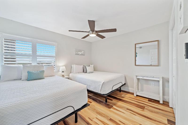 Edgewater West Unit 44 - image 11