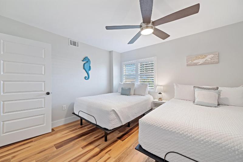 Edgewater West Unit 44 - image 18