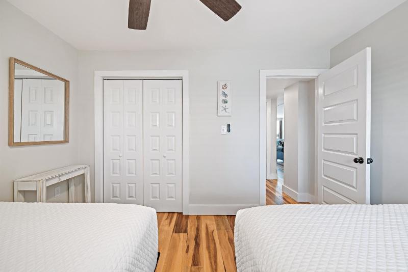Edgewater West Unit 44 - image 16