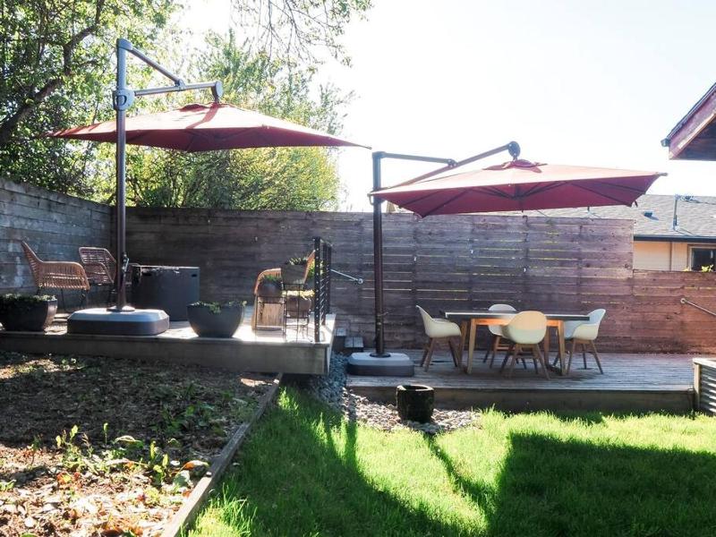 Fenced Yard Walkable Parking! - image 11