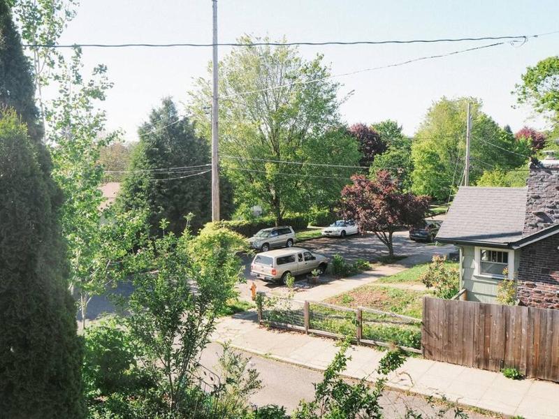Fenced Yard Walkable Parking! - image 4