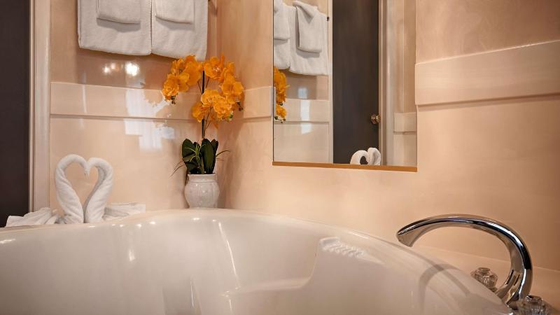 King Suite image 3
