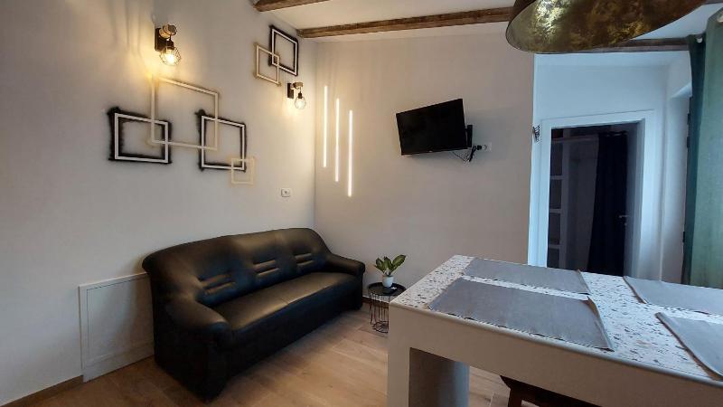 Two-Bedroom Apartment with Terrace and Sea View image 1