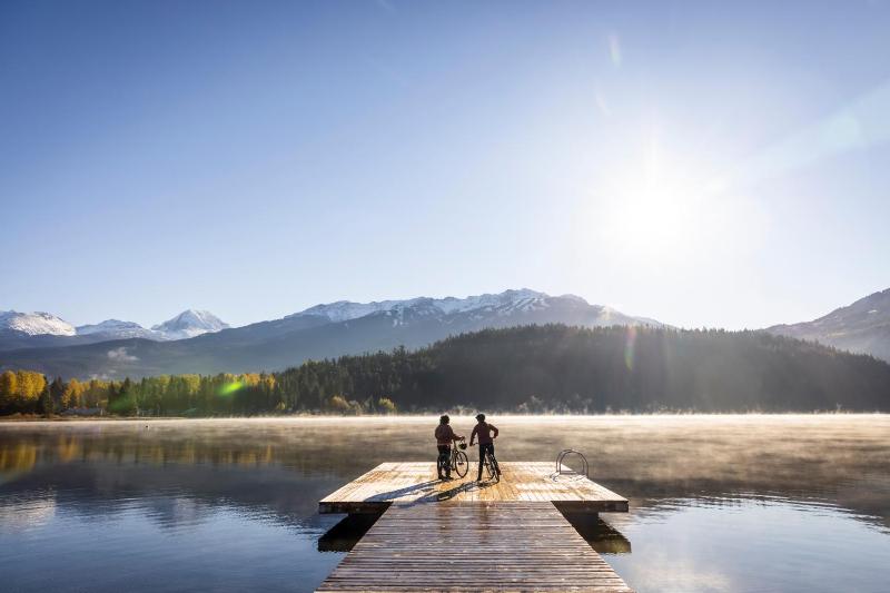 Bear Lodge Whistler Village - Spectacular Location on Village Stroll Designer Remodel - image 38