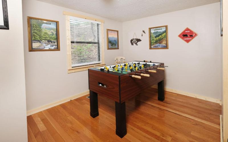 Over the Top - Pets Welcome Mountain Views Hot Tub Wood-burning Fireplace - image 20