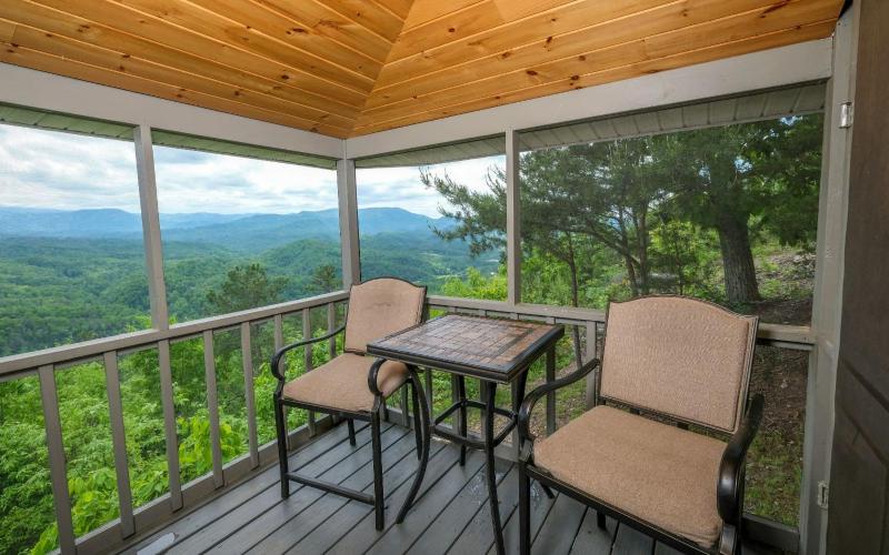 Over the Top - Pets Welcome Mountain Views Hot Tub Wood-burning Fireplace - image 17