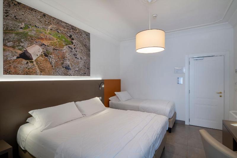 Superior Triple Room image 1