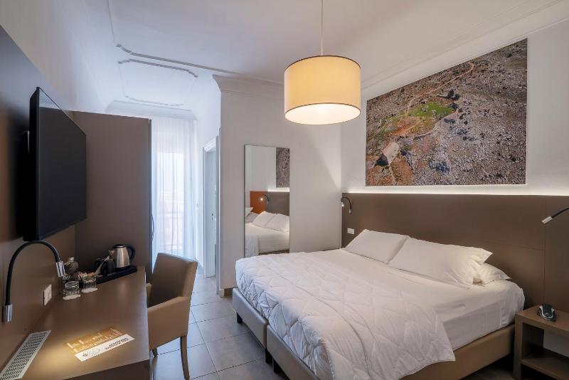 Superior Triple Room image 3