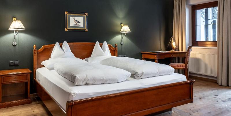 Deluxe Double Room image 1