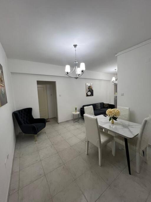 Cozy and beautiful apartment - image 9
