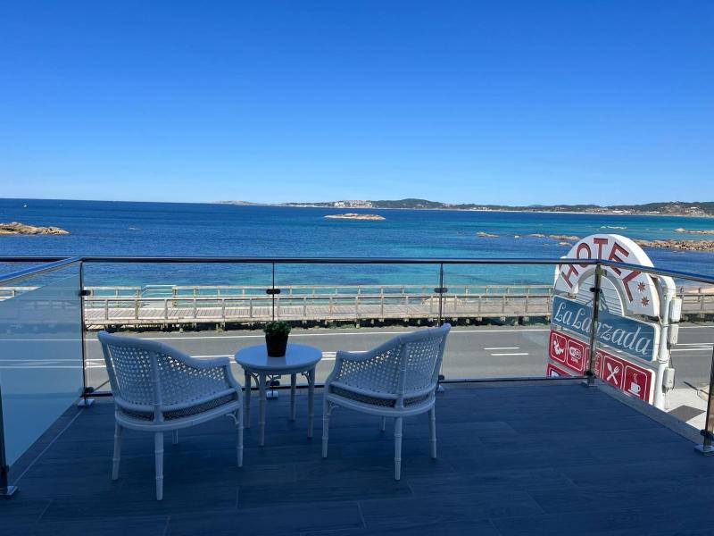 Superior Double or Twin Room with Sea View image 3