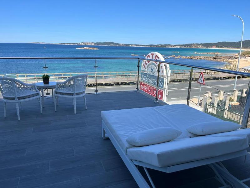 Superior Double or Twin Room with Sea View image 4