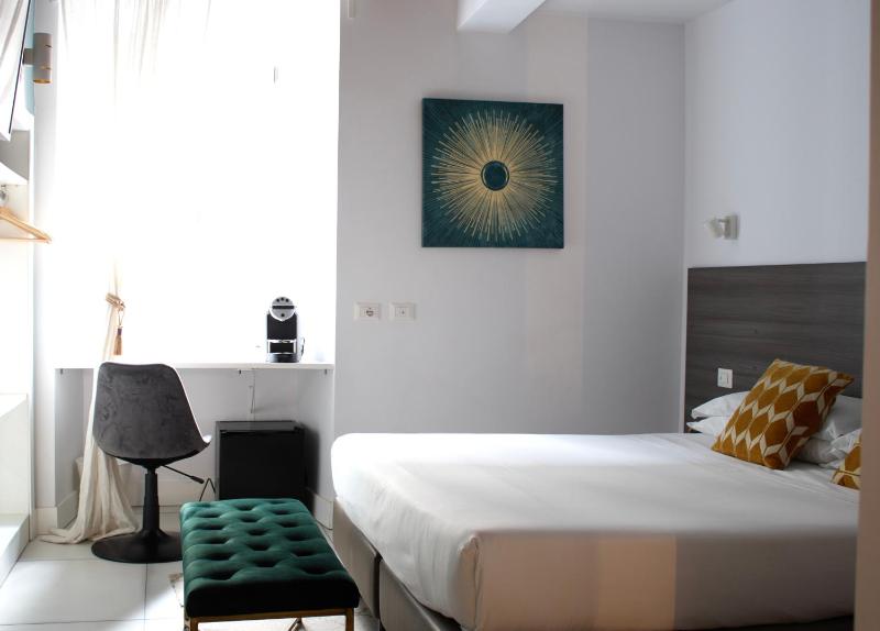 Deluxe Double or Twin Room with City View image 1