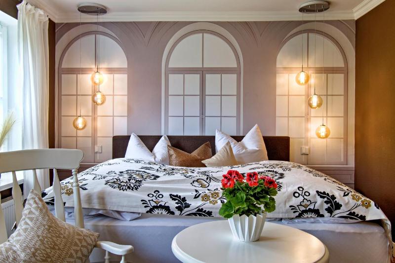 Double Room image 3