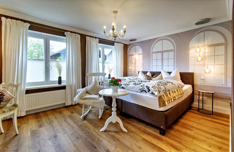 Double Room image 2