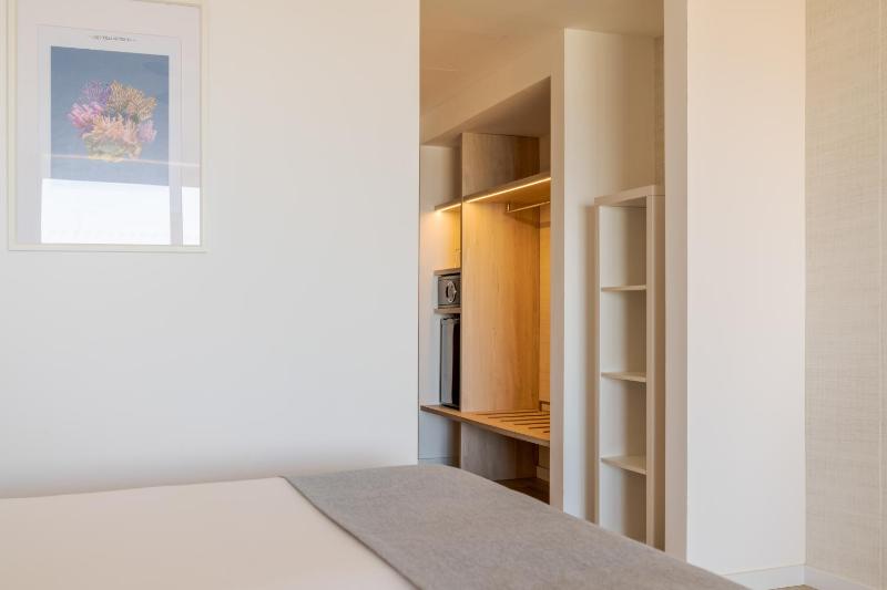 Family Room (2 Adults + 2 Children) image 4