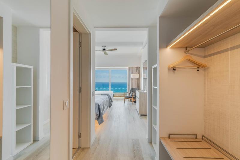 Superior Family Room (2 Adults + 2 Children) image 4