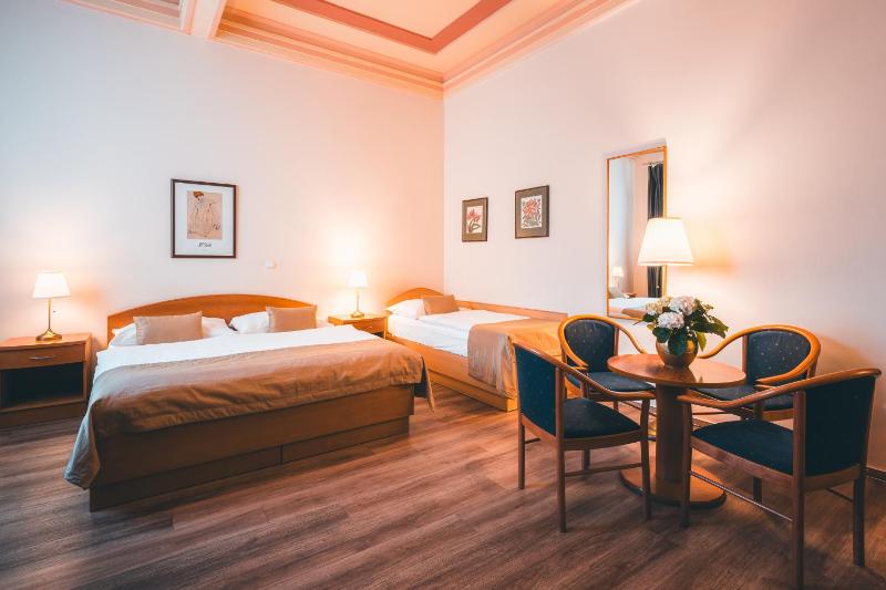 Triple Room image 2