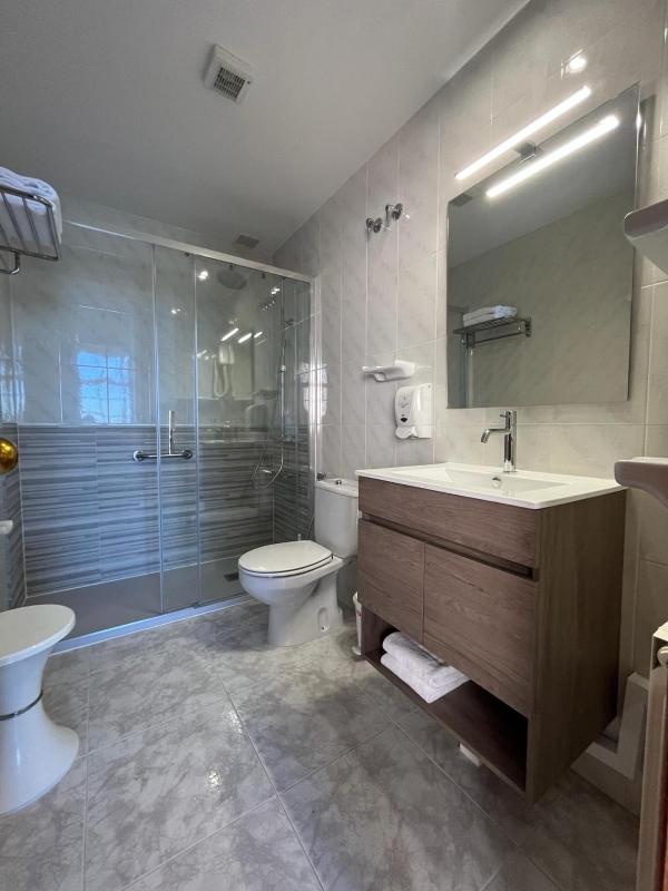 Deluxe Twin Room image 2