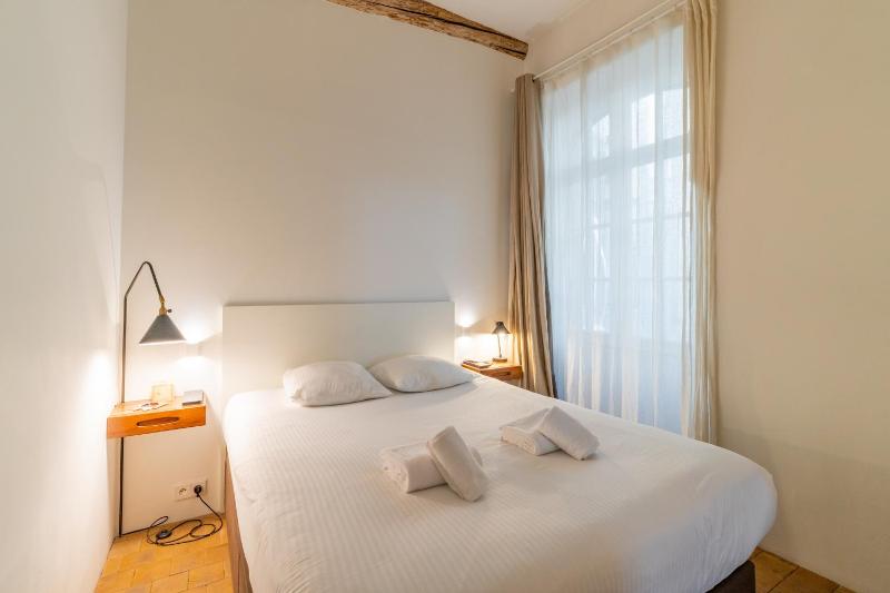 L'Arsenal - très bel appartement sur le Vieux-Port - image 15