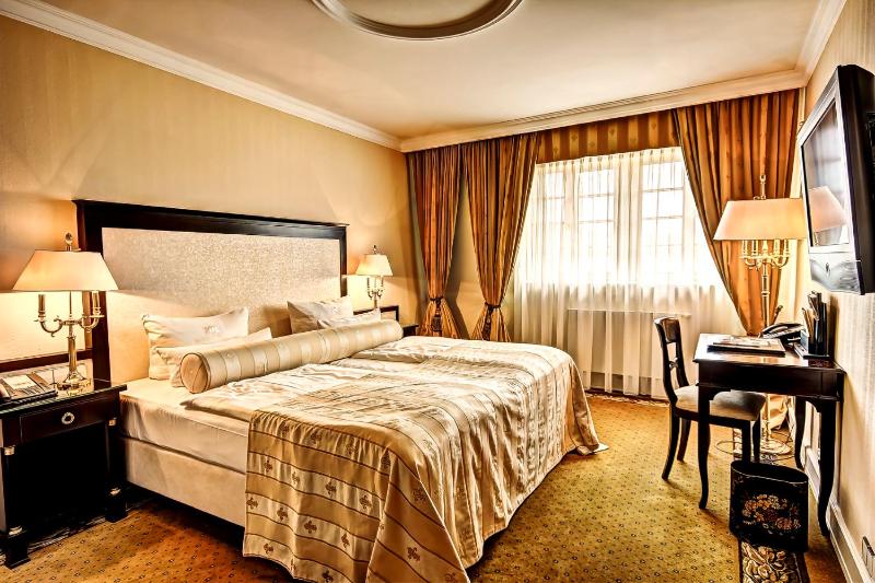 Executive Double Room image 3