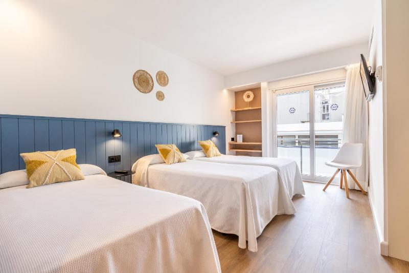 Triple Room (3 Adults) image 1