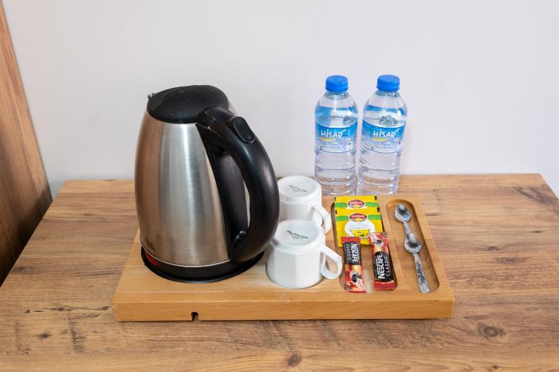 Standard Triple Room with Sea View image 3