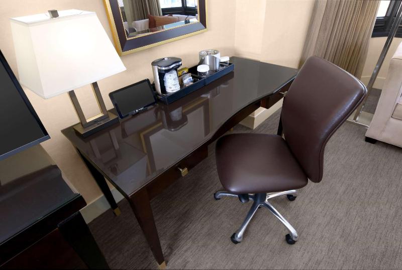 Deluxe View - One King Bed