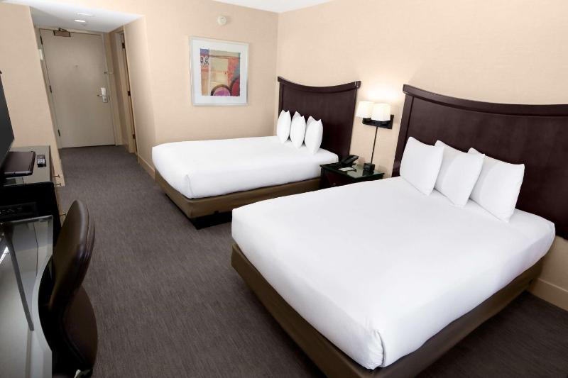 Deluxe View - Two Double Beds