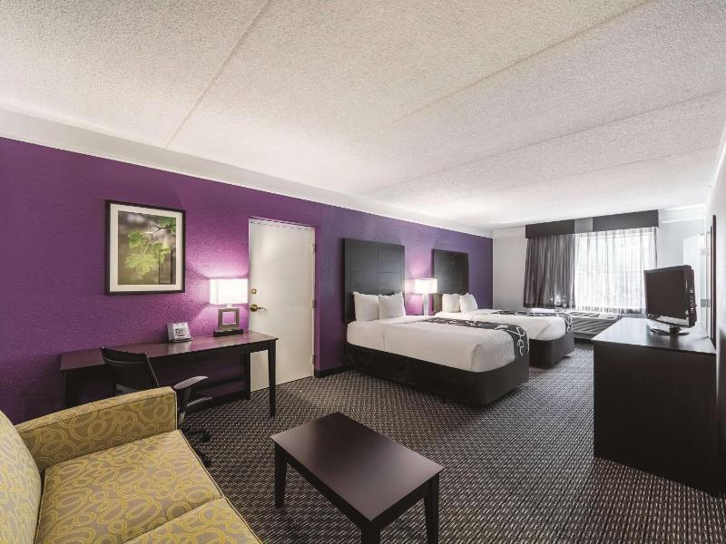 2 Double Beds, Mobility/Hearing Accessible Room, Tub w/ Grab Bars, Non-Smoking image 4