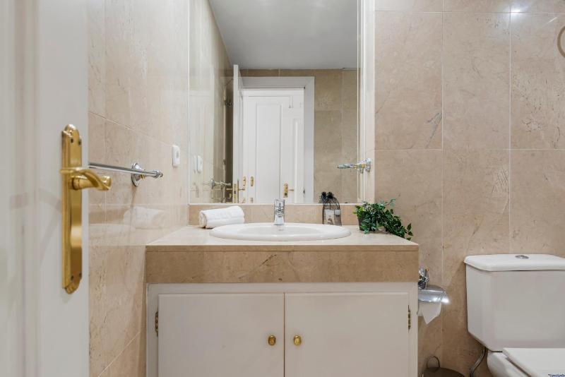 Duplex in Puerto Banus by Costarentals - Ref M40 - image 16