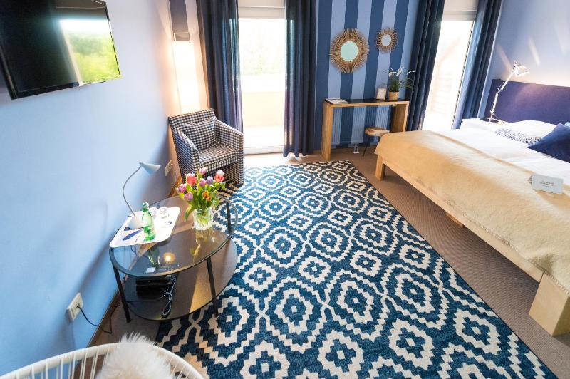 Double Room image 4