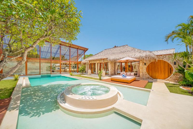 Villa Vienna - New 8BDR Jacuzzi Sauna and Cinema - image 34