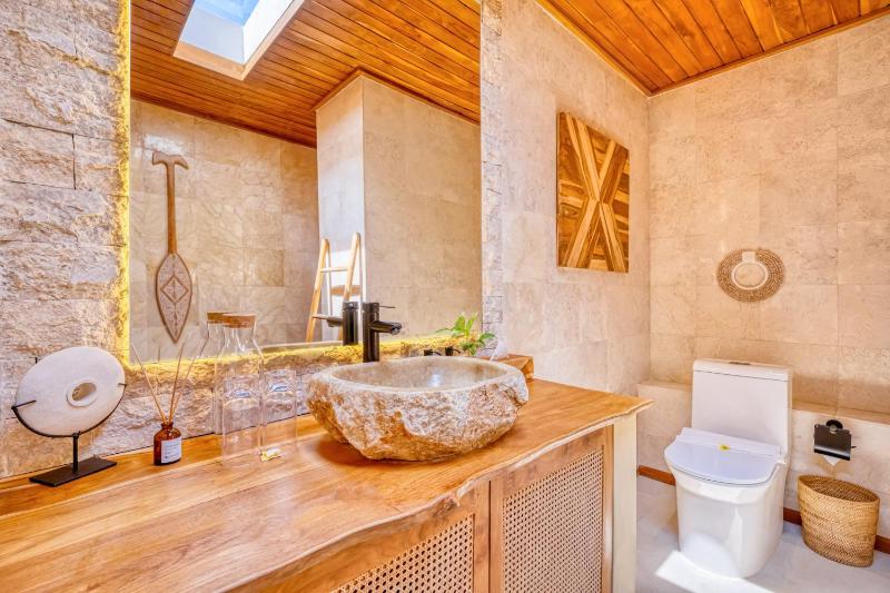 Villa Vienna - New 8BDR Jacuzzi Sauna and Cinema - image 36