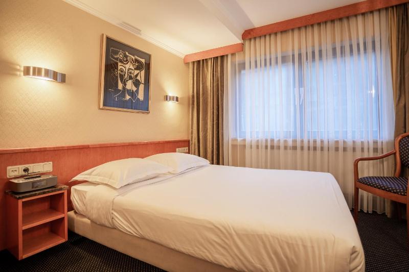 Standard Double Room with Wellness Area Access image 1