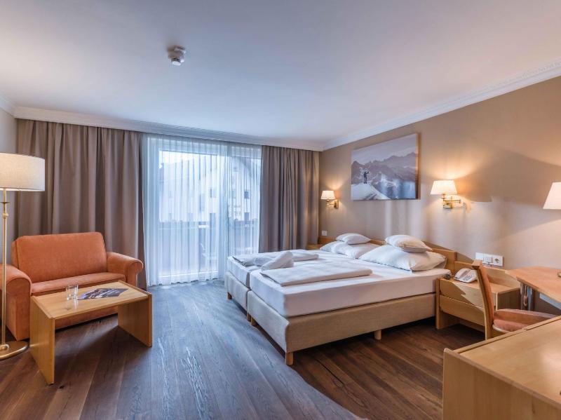 Large Double Room image 1