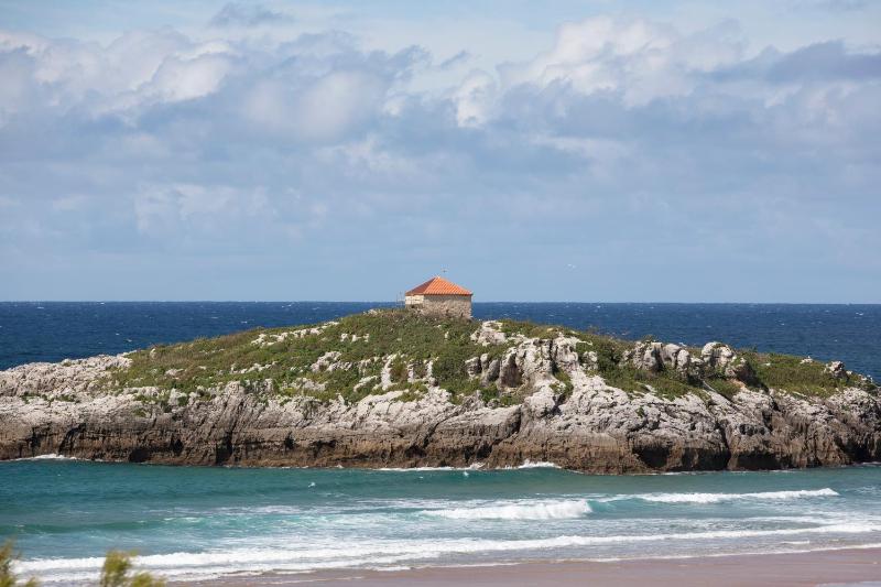 Two-Bedroom Apartment with Sea View (4-5 Adults) image 2