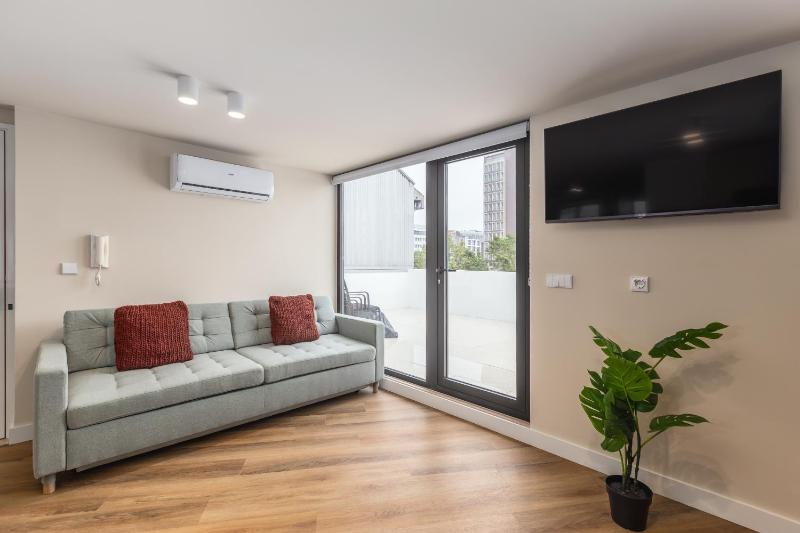 Aspasios Bonjardim Apartments - image 13