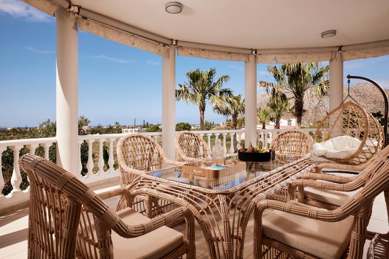 Luxury White House - Family Villa Near the Sea - image 16