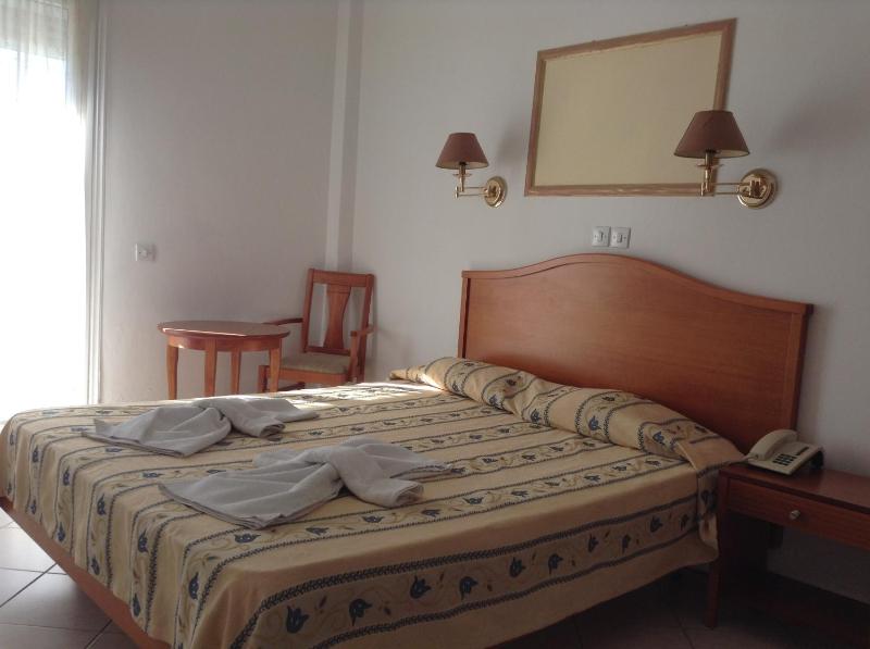 Double or Twin Room with Pool View image 2