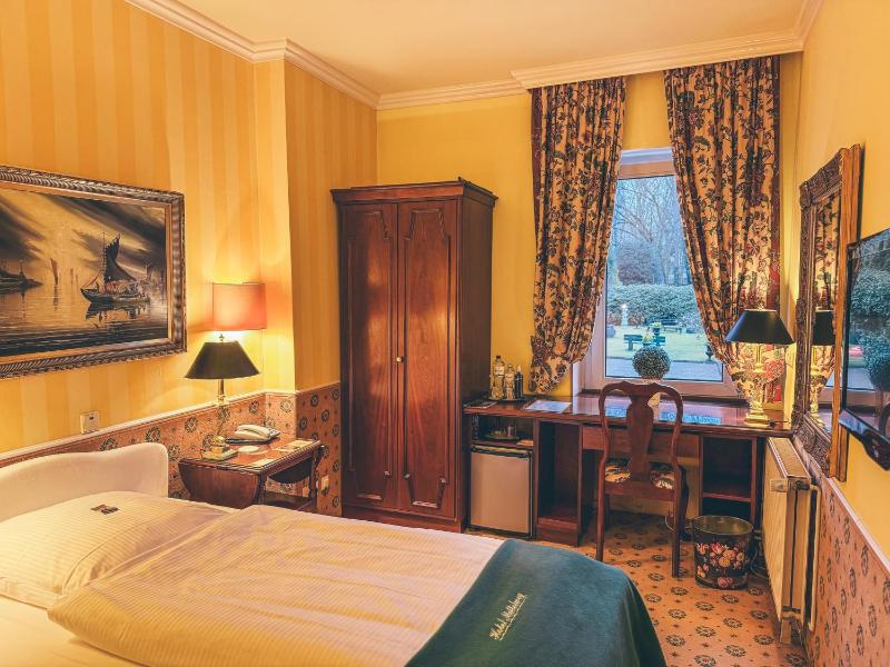 Single Room image 4